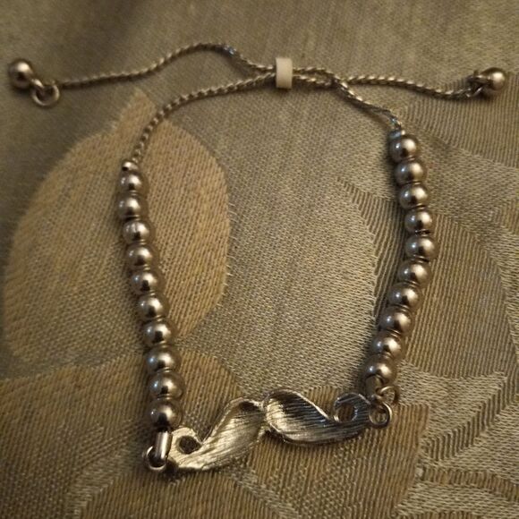 Mustache diamond bracelet - Picture 4 of 6